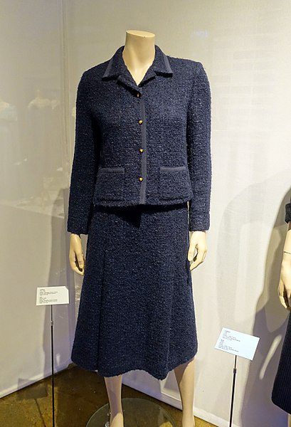 409px Suit by Coco Chanel c. 1955 wool silk Musee de la mode Montreal Canada DSC07028