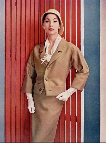 Cristiam Dior traje estilo vintage años 50